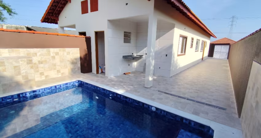 Casa em Itanhaém com piscina
