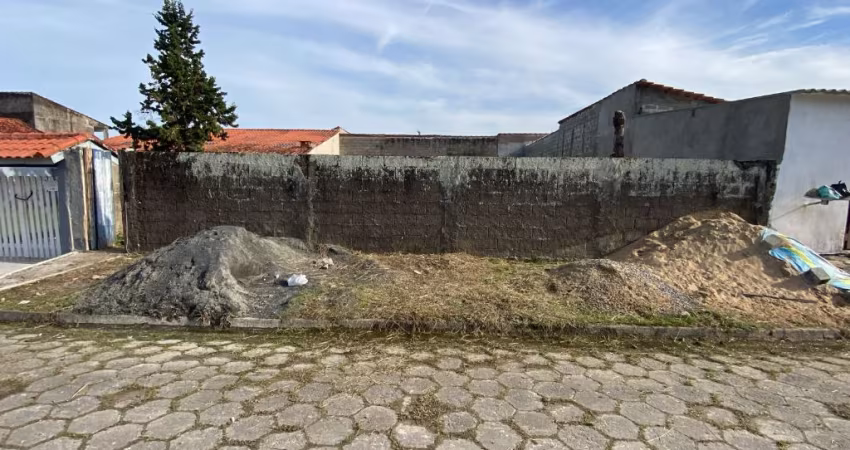 Terreno 13x20 = 260m² 600 metros da praia em Itanhaém