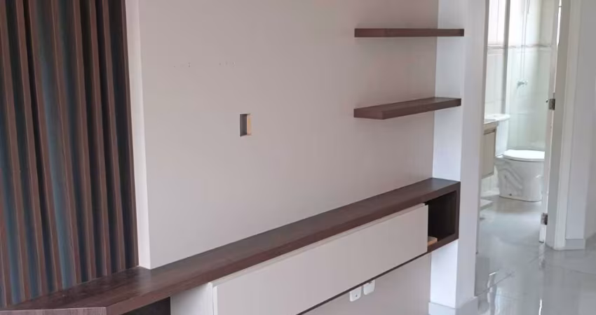 Vende-se excelente sobrado semimobiliado em Ana Rech – Solar do Prado