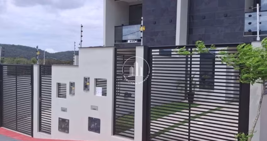 Sobrado Geminado 3 Quartos com 1 Suíte e 102m² - Forquilhas