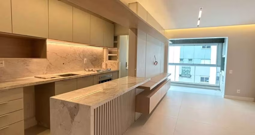 Apartamento 3 quartos com suíte e 2 vagas de garagem