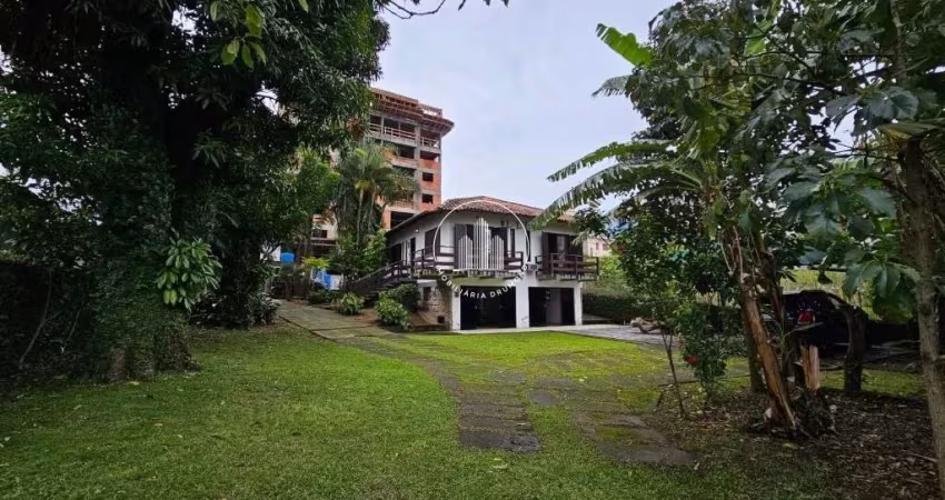 Terreno com 1222m² no bairro Barreiros, São José/SC