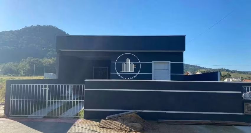 Casa com 3 quartos, sendo 1 suíte em Forquilhas - São José