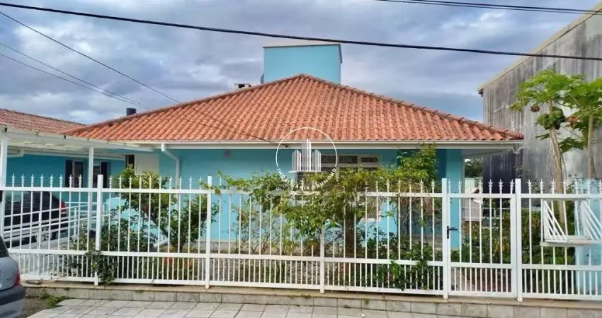 Casa com 3 quartos à venda na Regina Terezinha Silveira, 616, Centro, São José