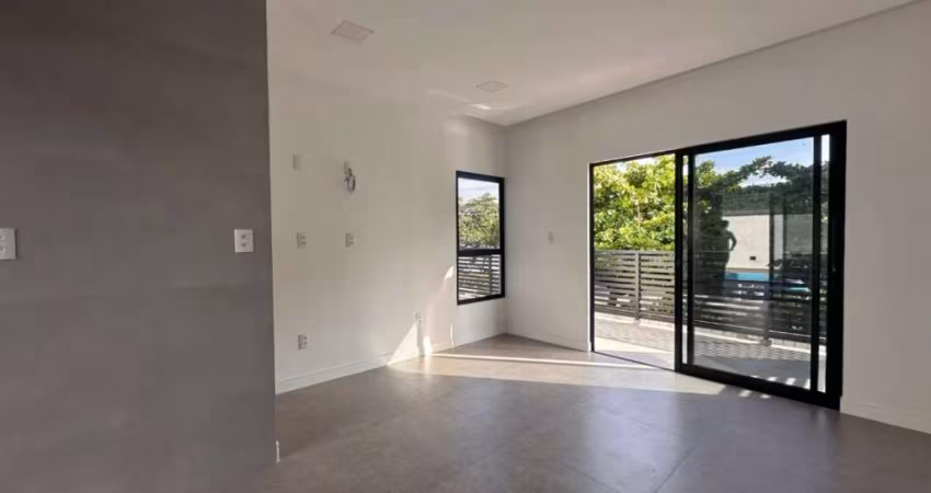 Casa 3 Quartos com Piscina - Itaguaçu