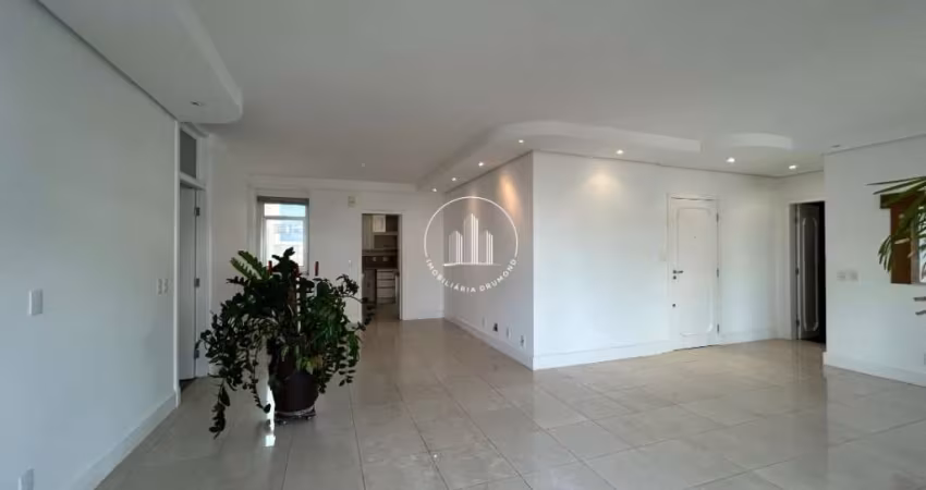 Apartamento 4 Quartos com 2 Suítes e 211m² - Centro
