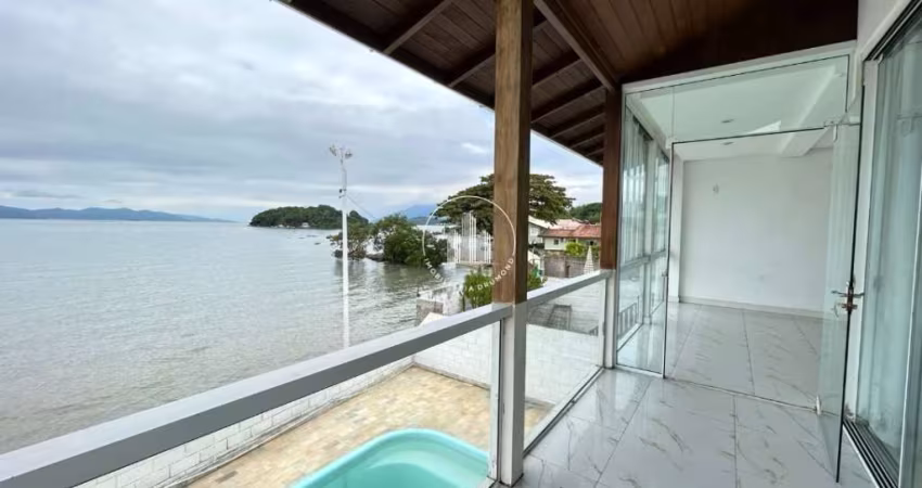 Casa 3 Quartos com 3 Suítes - Ponta de Baixo