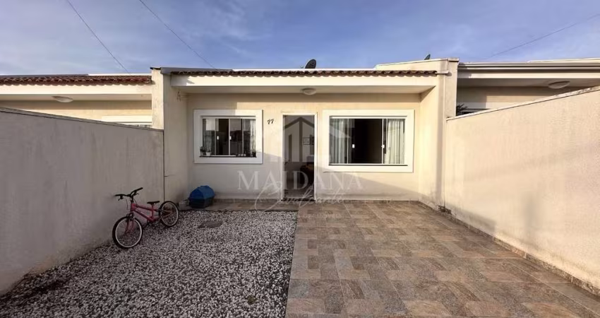 Casa em Condomínio com 03 dormitórios, Semi - Mobiliada à venda no Quississana, São José dos Pinhai
