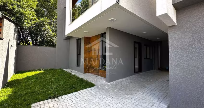 Sobrado Triplex Novo com 03 dormitórios sendo 01 suíte à Venda, Uberaba, Curitiba, PR