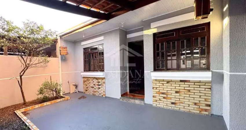 Casa com 02 dormitórios,  churrasqueira  á venda no bairro  boneca do iguaçu, são josé dos pinhais,