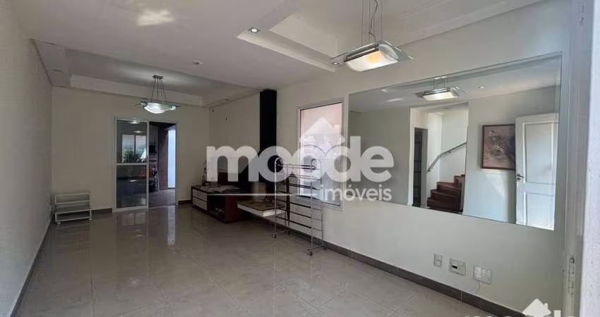 Sobrado com 2 Quartos à venda, 194 m² - Chácara Pavoeiro - Cotia/SP