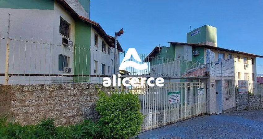 Apartamento com dois dormitórios no Estreito