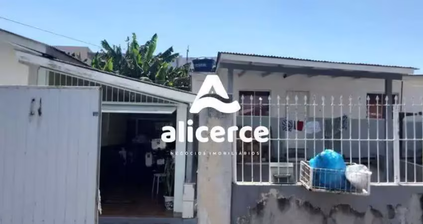 Casa à venda com 4 quartos , 140m² em Forquilhinha São José