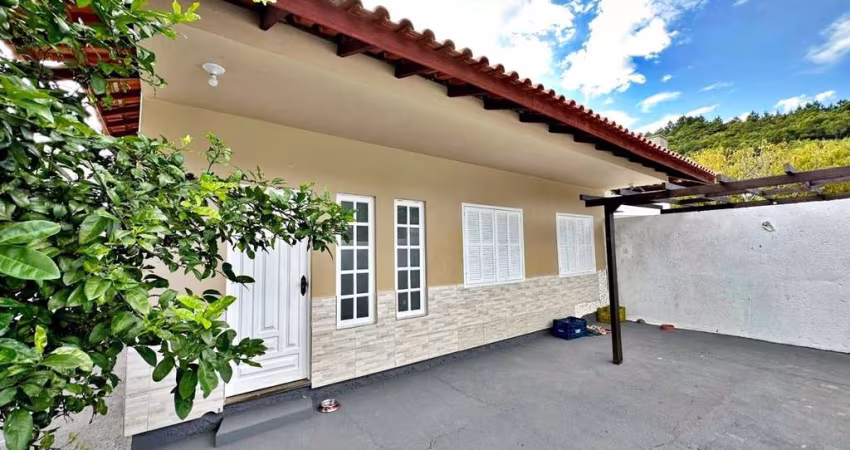 Casa à venda com 3 quartos , 48m² em Praia de Fora Palhoça