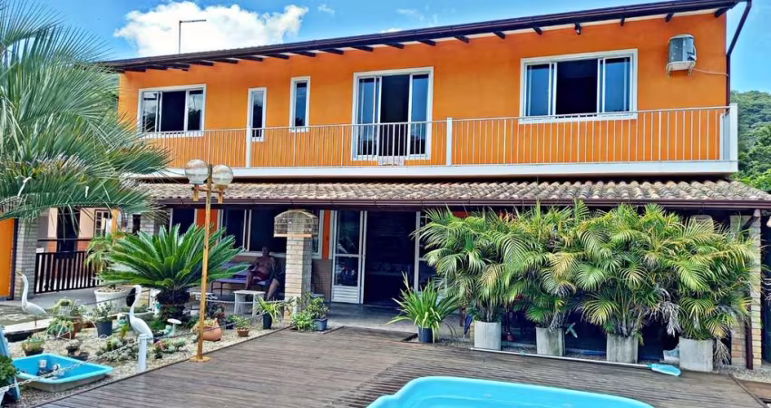 Casa à venda com 3 quartos 1 suíte, 160m² em Ribeirão da Ilha Florianópolis