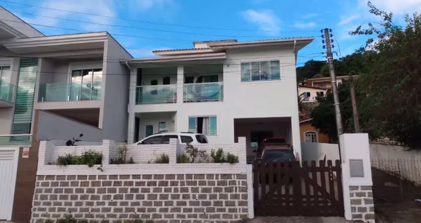 Casa à venda com 3 quartos , 210m² em saco grande florianópolis