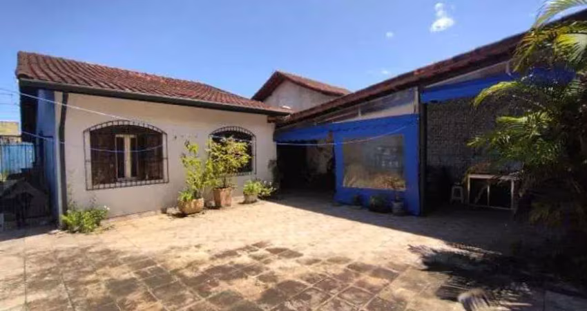 Casa na praia á 800 metros do mar com 3 quartos no bairro gaivota em itanhaem