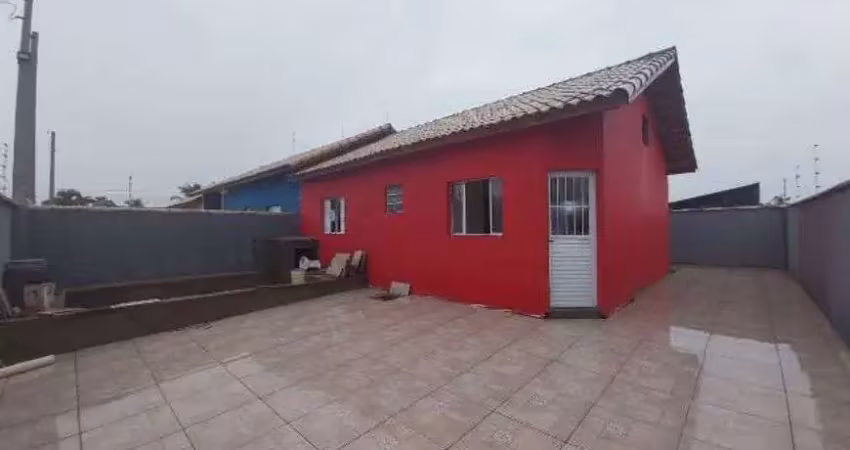Casa lado praia á 800 metros do mar no bairro cibratel 2 em itanhaem