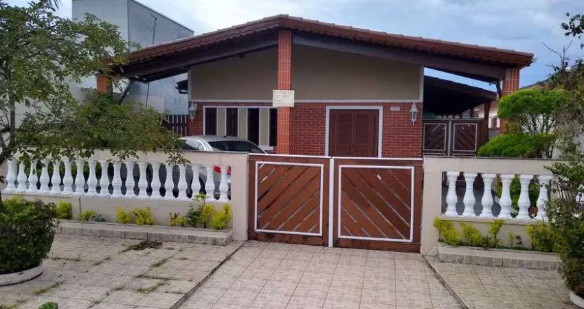 Casa lado praia com piscina no balneário josedy em peruibe
