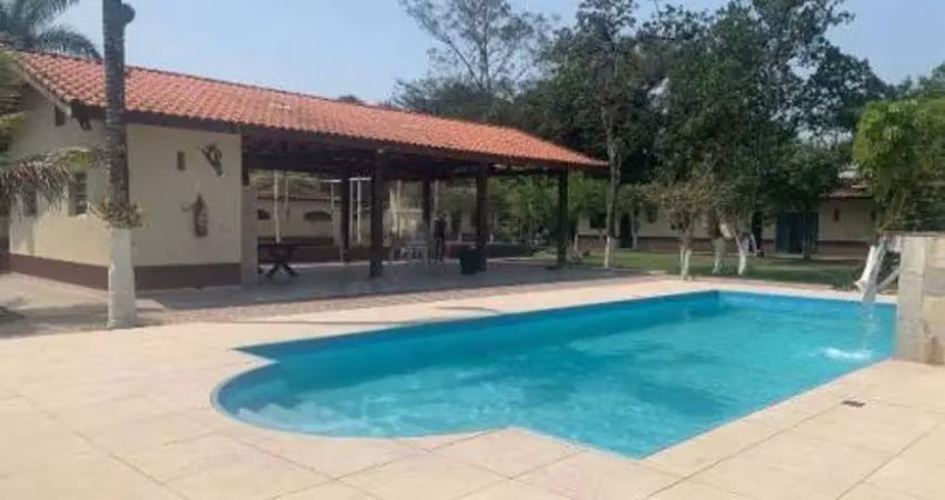 Fazenda/sítio/chácara para venda tem 175 metros quadrados com 6 quartos
