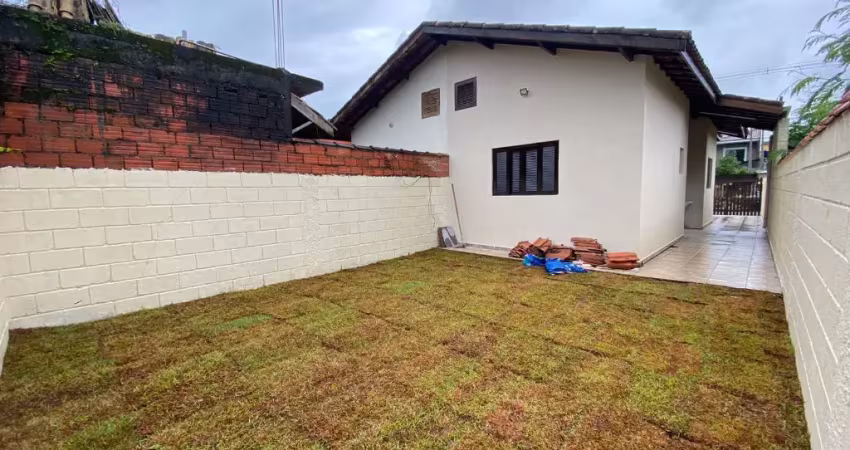 Casa para venda com 02 quartos no bairro tropical em itanhaém / sp