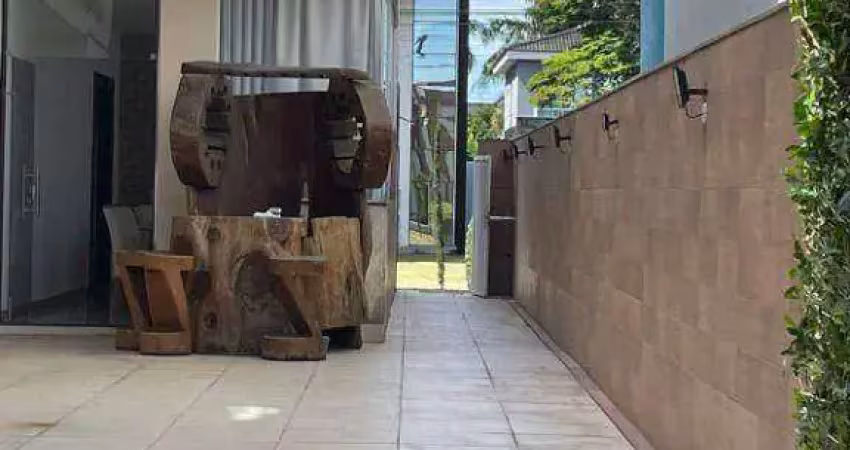 Casa com 6 dormitórios à venda, 614 m² por R$ 2.000.000,00 - Boulevard Lagoa - Serra/ES