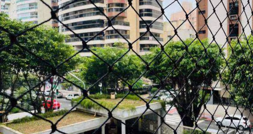 Excelente apartamento com 135 m2, 3 quartos e lazer completo na Praia da Costa por 935 mil.