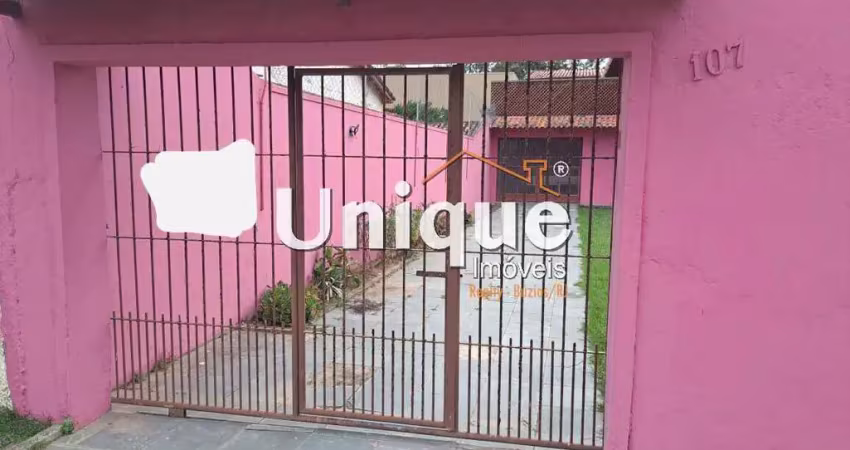 Casa tipo Pousada independente a poucos metros da Lagoa!