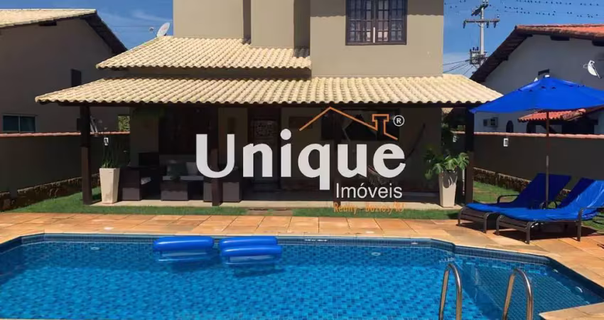 Casa em condomínio pé na areia à venda