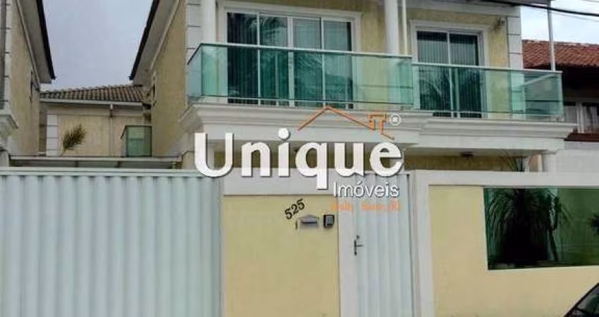 Linda casa com 3 suítes no Portinho à venda Por R$ 980.000,00.