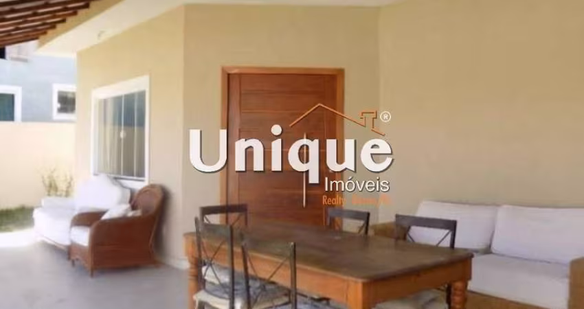 Linda casa em condomínio com 3 quartos por R$ 690.000,00 (Porteira Fechada)
