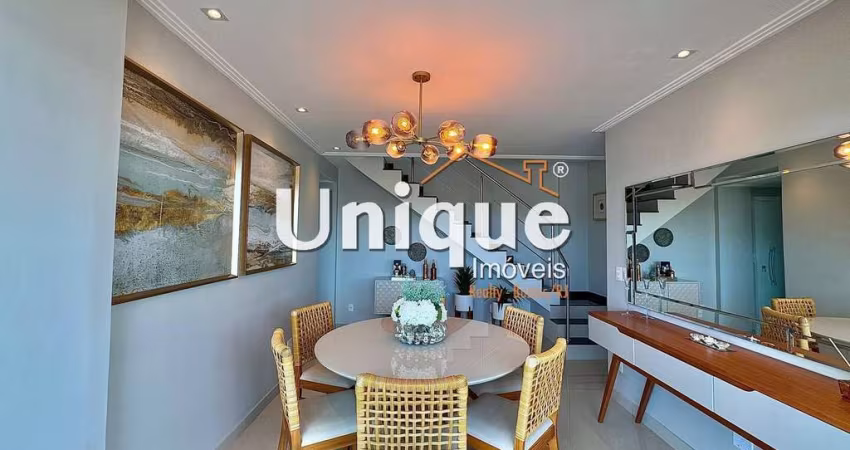 Cobertura duplex à poucos metros da Praia do Forte, disponível para venda.