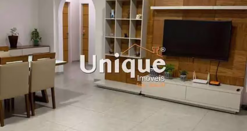 Amplo apartamento próximo a praia, disponível para aluguel fixo.