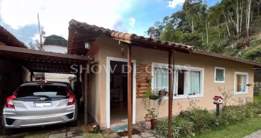 Casa em condomínio fechado com 3 quartos à venda na Avenida das Hortênsias, --, Albuquerque, Teresópolis