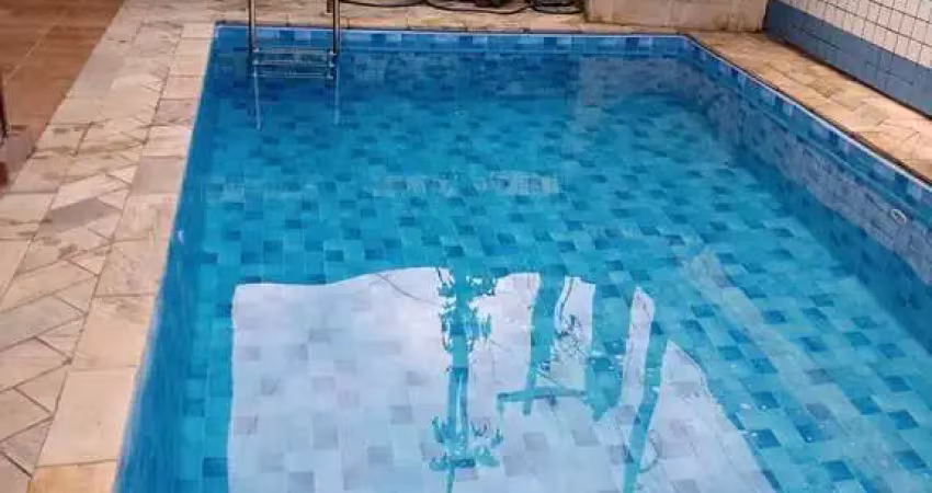 Oportunidade casa isolada 3 dormitórios com piscina - 50 metros da praia - mongaguá