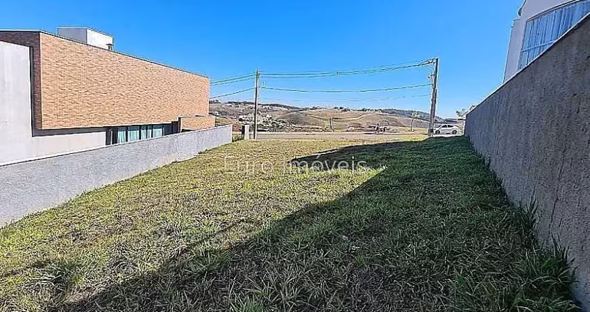 Terreno em condomínio fechado à venda na Rua Uberlândia, Alphaville, Juiz de Fora