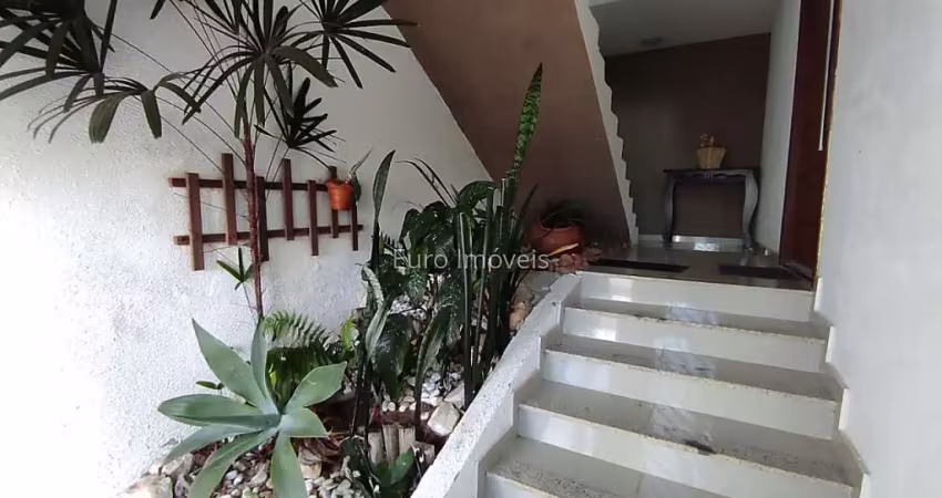 Casa à venda na Rua Umberto Nery, Aeroporto, Juiz de Fora