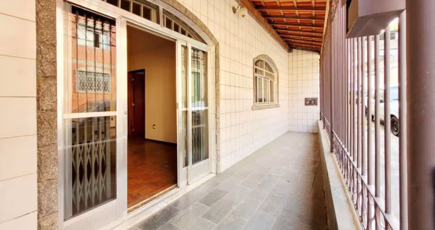 Casa 4 quartos - Lourdes