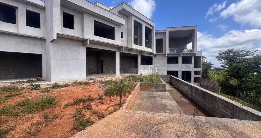 Casa 3 quartos - Condomínio Residencial Alvim