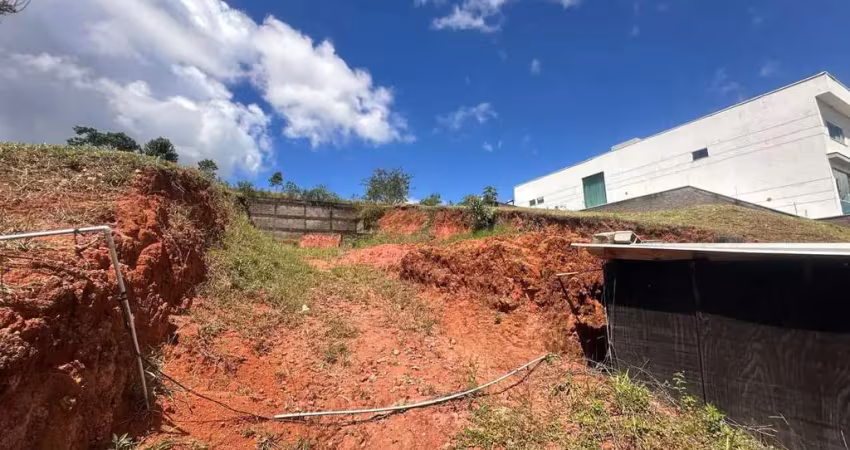 Terreno à venda no Grama, Juiz de Fora 