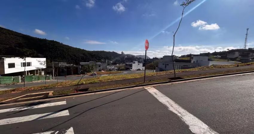 Terreno à venda no Salvaterra, Juiz de Fora 