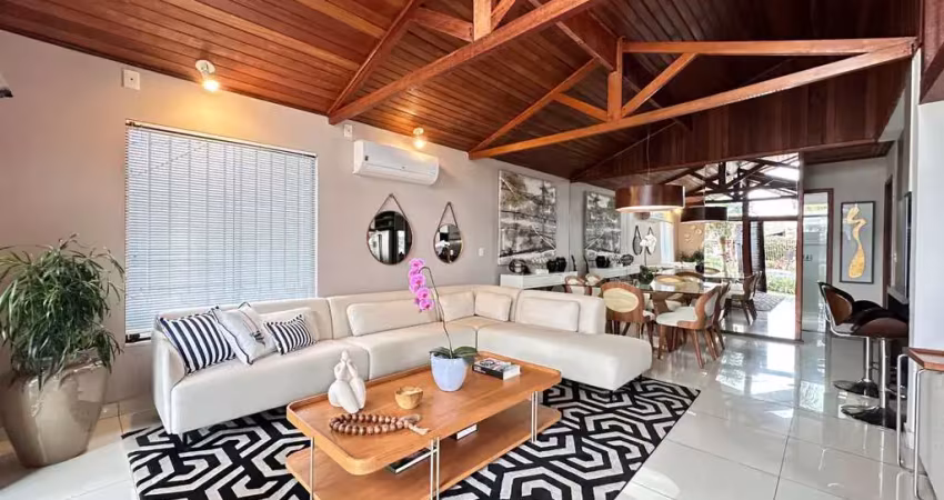 Casa linear, 3 quartos, 210m, piscina,  3 vagas no condominio alto dos pinheiros, juiz de fora, mg.