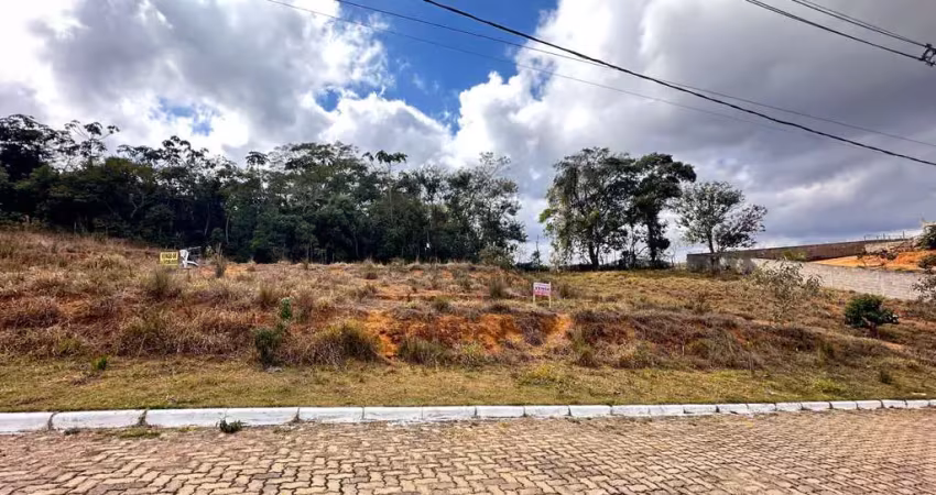 Terreno 1500 metros quadrados, no condomínio colinas do sol, juiz de fora, mg.