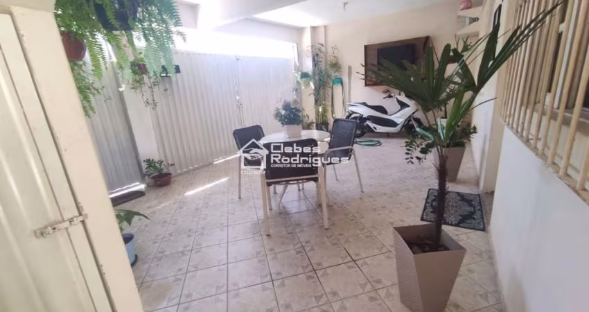 Casa com três pavimentos em Santa Rosa - Guarapari - ES