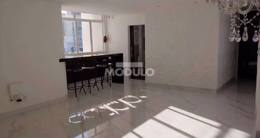 APARTAMENTO à venda, 2 quartos, 1 suíte, 1 vaga, CENTRO - Uberlândia/MG