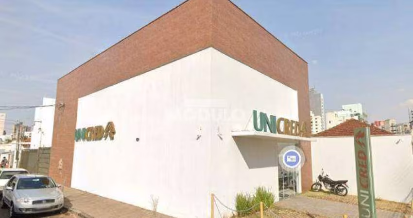 Prédio comercial para locação no Bairro Osvaldo Rezende