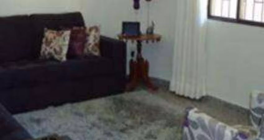 SOBRADO à venda, 3 quartos, 1 suíte, 5 vagas, Santa Mônica - Uberlândia/MG