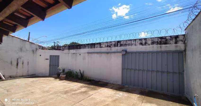 CASA RESIDENCIAL à venda, 2 quartos, 1 suíte, 5 vagas, Granada - Uberlândia/MG