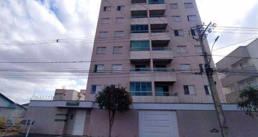 APARTAMENTO à venda, 3 quartos, 1 suíte, 1 vaga, Segismundo Pereira - Uberlândia/MG