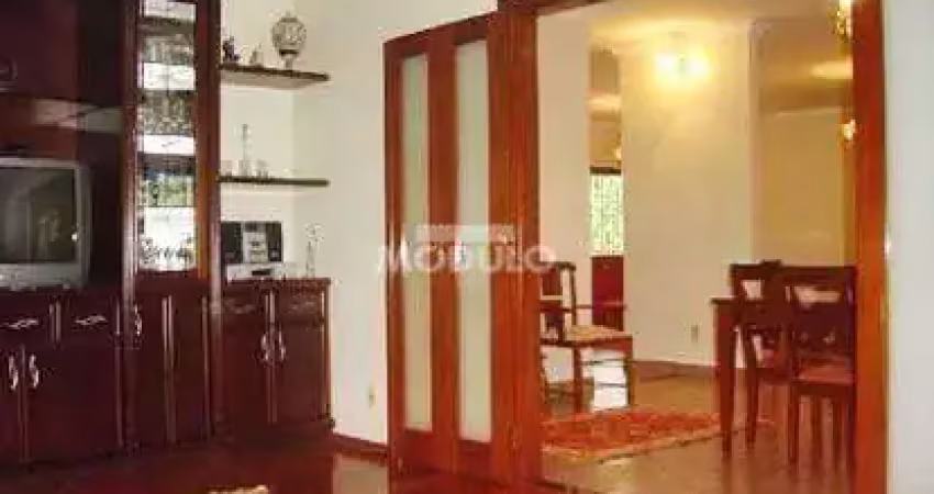 CASA RESIDENCIAL à venda, 3 quartos, 3 suítes, 2 vagas, CIDADE JARDIM - Uberlândia/MG